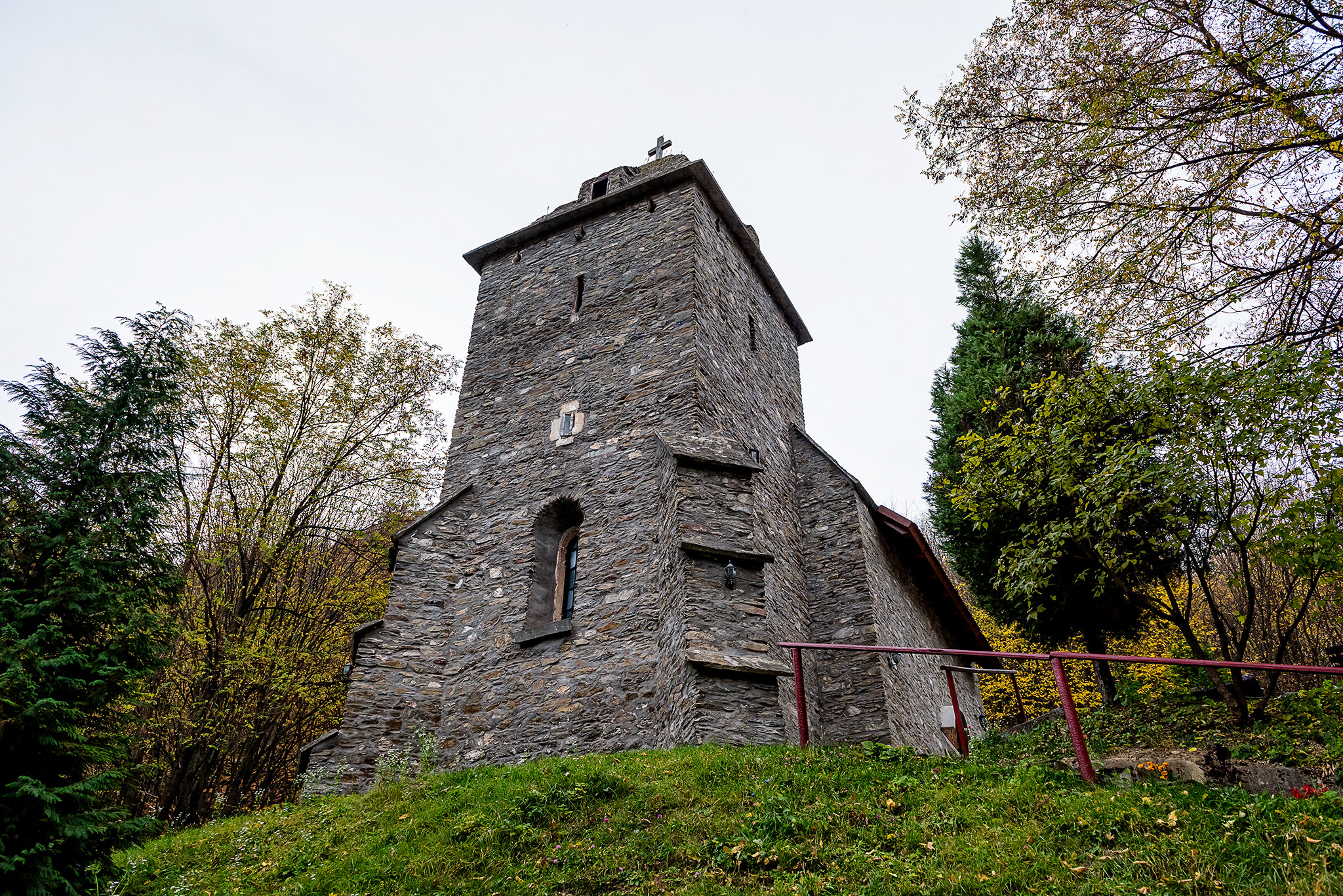 Tara Hategului - Biserica manastirii Colt
