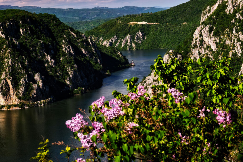 Cazanele Mici de pe Ciucaru Mare Defileul Dunarii